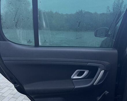 Черный Шкода Фабия, объемом двигателя 1.4 л и пробегом 192 тыс. км за 4999 $, фото 13 на Automoto.ua