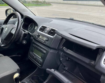Черный Шкода Фабия, объемом двигателя 1.39 л и пробегом 216 тыс. км за 5700 $, фото 12 на Automoto.ua