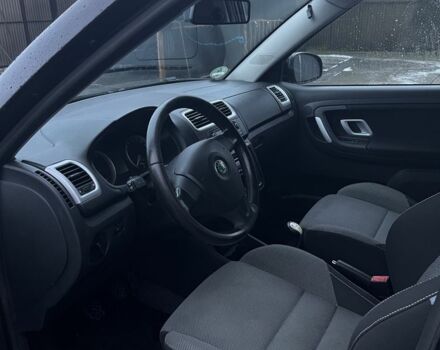 Черный Шкода Фабия, объемом двигателя 1.4 л и пробегом 192 тыс. км за 4999 $, фото 9 на Automoto.ua