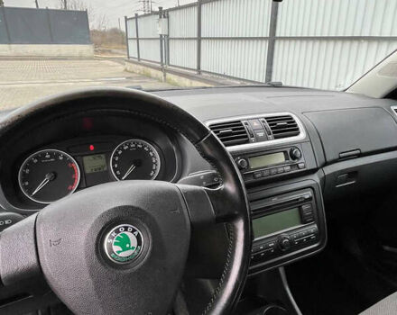 Черный Шкода Фабия, объемом двигателя 1.39 л и пробегом 216 тыс. км за 5700 $, фото 10 на Automoto.ua