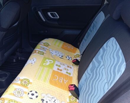 Черный Шкода Фабия, объемом двигателя 1.4 л и пробегом 168 тыс. км за 5600 $, фото 6 на Automoto.ua