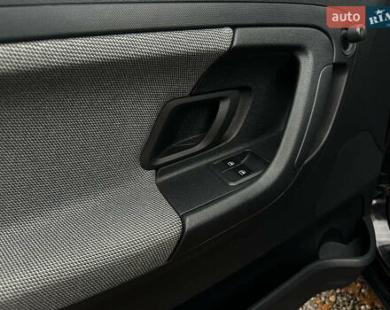 Черный Шкода Фабия, объемом двигателя 1.2 л и пробегом 95 тыс. км за 5200 $, фото 19 на Automoto.ua