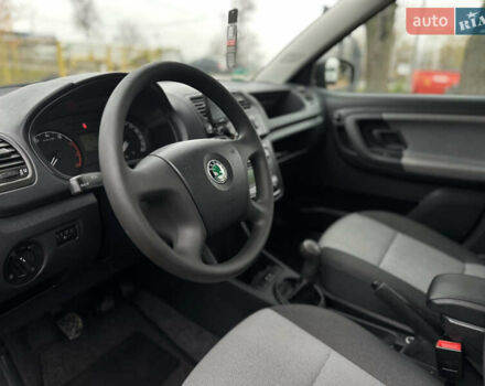 Черный Шкода Фабия, объемом двигателя 1.2 л и пробегом 95 тыс. км за 5200 $, фото 21 на Automoto.ua