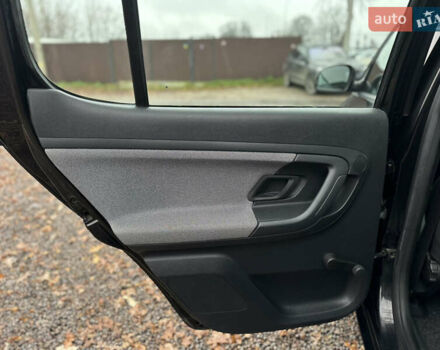 Черный Шкода Фабия, объемом двигателя 1.2 л и пробегом 95 тыс. км за 5200 $, фото 28 на Automoto.ua