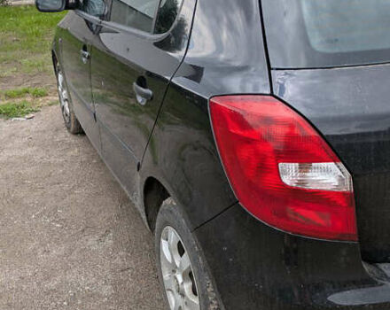 Черный Шкода Фабия, объемом двигателя 1.4 л и пробегом 255 тыс. км за 4600 $, фото 3 на Automoto.ua