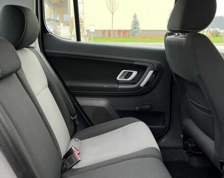 Черный Шкода Фабия, объемом двигателя 1.4 л и пробегом 213 тыс. км за 5700 $, фото 17 на Automoto.ua