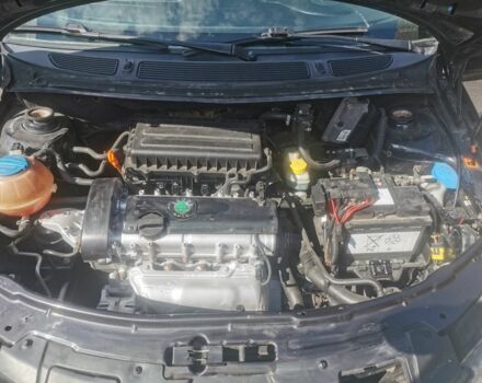 Черный Шкода Фабия, объемом двигателя 1.4 л и пробегом 291 тыс. км за 3800 $, фото 7 на Automoto.ua