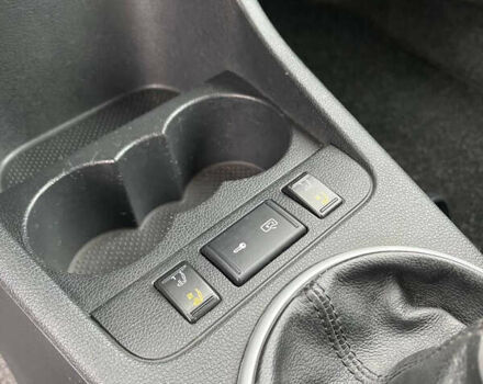 Черный Шкода Фабия, объемом двигателя 1.39 л и пробегом 216 тыс. км за 5700 $, фото 15 на Automoto.ua