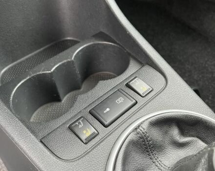 Черный Шкода Фабия, объемом двигателя 1.4 л и пробегом 213 тыс. км за 5700 $, фото 11 на Automoto.ua