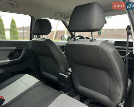 Черный Шкода Фабия, объемом двигателя 1.2 л и пробегом 95 тыс. км за 5200 $, фото 33 на Automoto.ua