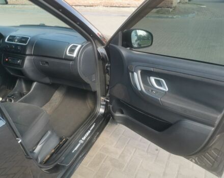 Черный Шкода Фабия, объемом двигателя 1.4 л и пробегом 291 тыс. км за 3800 $, фото 11 на Automoto.ua