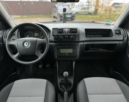 Черный Шкода Фабия, объемом двигателя 1.2 л и пробегом 95 тыс. км за 5200 $, фото 7 на Automoto.ua