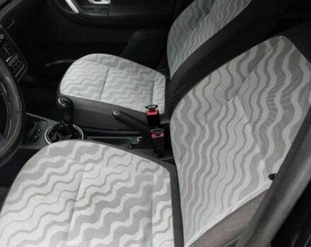 Черный Шкода Фабия, объемом двигателя 1.2 л и пробегом 195 тыс. км за 4200 $, фото 6 на Automoto.ua