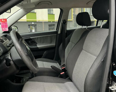 Черный Шкода Фабия, объемом двигателя 1.2 л и пробегом 211 тыс. км за 4100 $, фото 2 на Automoto.ua