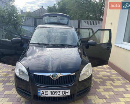 Черный Шкода Фабия, объемом двигателя 1.2 л и пробегом 285 тыс. км за 5100 $, фото 1 на Automoto.ua