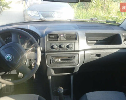 Черный Шкода Фабия, объемом двигателя 1.2 л и пробегом 250 тыс. км за 3500 $, фото 6 на Automoto.ua