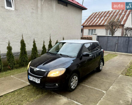 Черный Шкода Фабия, объемом двигателя 1.4 л и пробегом 250 тыс. км за 4000 $, фото 3 на Automoto.ua