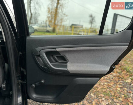 Черный Шкода Фабия, объемом двигателя 1.2 л и пробегом 95 тыс. км за 5200 $, фото 32 на Automoto.ua