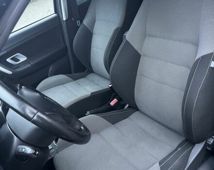 Черный Шкода Фабия, объемом двигателя 1.4 л и пробегом 192 тыс. км за 4999 $, фото 8 на Automoto.ua