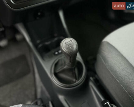 Черный Шкода Фабия, объемом двигателя 1.2 л и пробегом 95 тыс. км за 5200 $, фото 26 на Automoto.ua