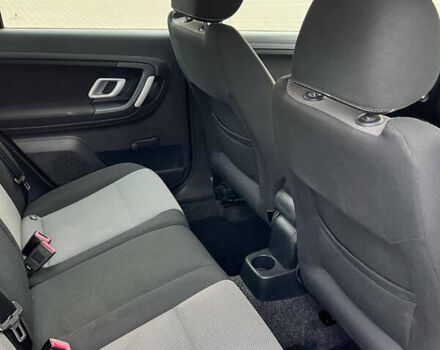 Черный Шкода Фабия, объемом двигателя 1.39 л и пробегом 216 тыс. км за 5700 $, фото 18 на Automoto.ua