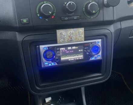 Черный Шкода Фабия, объемом двигателя 1.2 л и пробегом 199 тыс. км за 4200 $, фото 2 на Automoto.ua