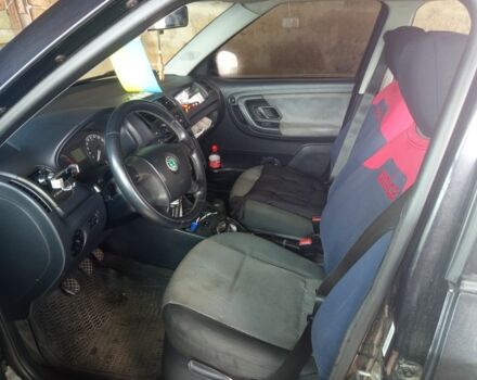 Чорний Шкода Фабія, об'ємом двигуна 1.4 л та пробігом 288 тис. км за 3800 $, фото 6 на Automoto.ua