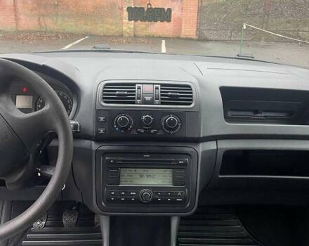 Чорний Шкода Фабія, об'ємом двигуна 1.39 л та пробігом 245 тис. км за 5300 $, фото 9 на Automoto.ua