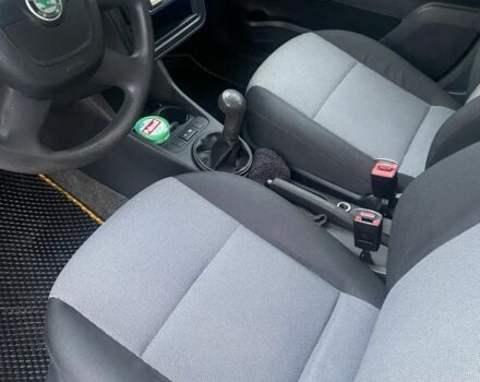 Черный Шкода Фабия, объемом двигателя 1.2 л и пробегом 199 тыс. км за 4200 $, фото 3 на Automoto.ua