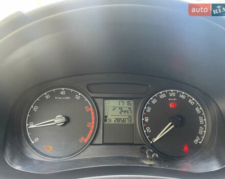 Черный Шкода Фабия, объемом двигателя 1.2 л и пробегом 285 тыс. км за 5100 $, фото 16 на Automoto.ua