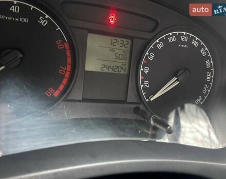 Чорний Шкода Фабія, об'ємом двигуна 1.39 л та пробігом 245 тис. км за 5300 $, фото 10 на Automoto.ua