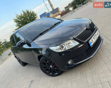 Черный Шкода Фабия, объемом двигателя 1.39 л и пробегом 235 тыс. км за 8500 $, фото 1 на Automoto.ua