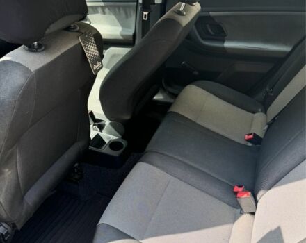 Черный Шкода Фабия, объемом двигателя 1.2 л и пробегом 266 тыс. км за 4400 $, фото 4 на Automoto.ua