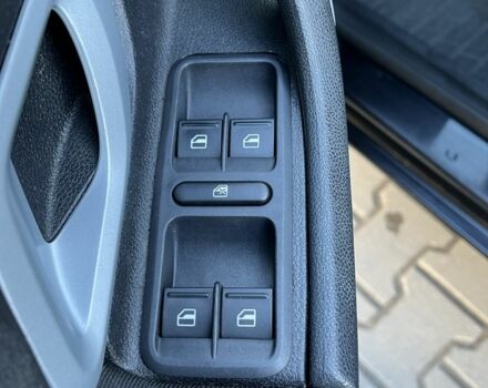 Черный Шкода Фабия, объемом двигателя 1.4 л и пробегом 226 тыс. км за 6100 $, фото 10 на Automoto.ua