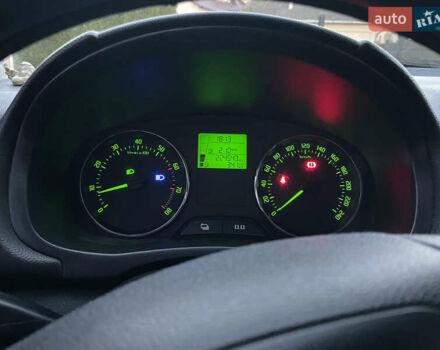 Черный Шкода Фабия, объемом двигателя 1.39 л и пробегом 224 тыс. км за 6300 $, фото 4 на Automoto.ua