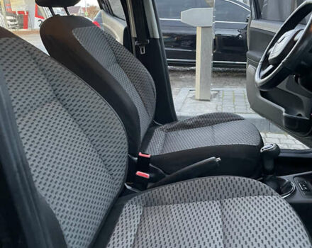 Шкода Фабия 2010 в Ивано-Франковске на Automoto.ua Черный Шкода Фабия, объемом двигателя 1.39 л и пробегом 224 тыс. км за 6300 $, фото 6 на Automoto.ua