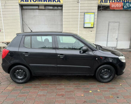 Черный Шкода Фабия, объемом двигателя 1.2 л и пробегом 266 тыс. км за 4400 $, фото 1 на Automoto.ua