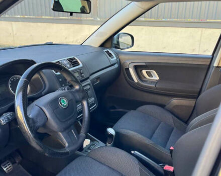 Черный Шкода Фабия, объемом двигателя 1.39 л и пробегом 226 тыс. км за 6100 $, фото 6 на Automoto.ua