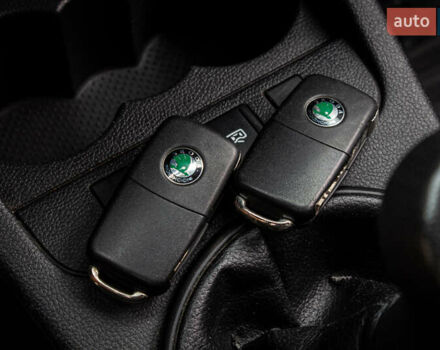 Черный Шкода Фабия, объемом двигателя 1.2 л и пробегом 144 тыс. км за 5300 $, фото 26 на Automoto.ua