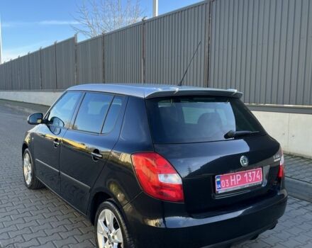 Черный Шкода Фабия, объемом двигателя 1.4 л и пробегом 226 тыс. км за 6100 $, фото 3 на Automoto.ua