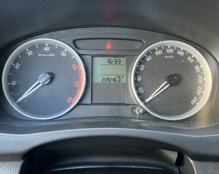 Черный Шкода Фабия, объемом двигателя 1.4 л и пробегом 226 тыс. км за 6100 $, фото 13 на Automoto.ua