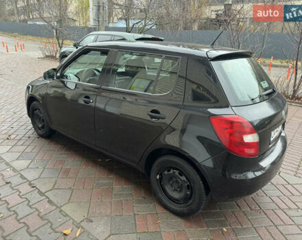 Черный Шкода Фабия, объемом двигателя 1.2 л и пробегом 266 тыс. км за 4400 $, фото 5 на Automoto.ua