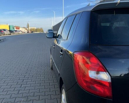 Черный Шкода Фабия, объемом двигателя 1.4 л и пробегом 226 тыс. км за 6100 $, фото 4 на Automoto.ua