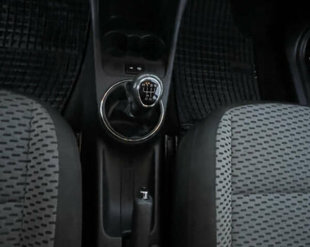 Шкода Фабия 2010 в Ивано-Франковске на Automoto.ua Черный Шкода Фабия, объемом двигателя 1.39 л и пробегом 224 тыс. км за 6300 $, фото 17 на Automoto.ua