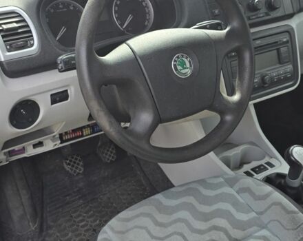 Черный Шкода Фабия, объемом двигателя 1.2 л и пробегом 126 тыс. км за 3999 $, фото 11 на Automoto.ua