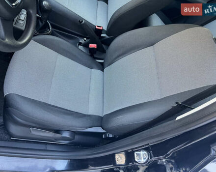 Черный Шкода Фабия, объемом двигателя 1.2 л и пробегом 118 тыс. км за 5000 $, фото 14 на Automoto.ua