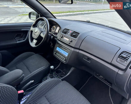 Черный Шкода Фабия, объемом двигателя 1.4 л и пробегом 230 тыс. км за 8700 $, фото 60 на Automoto.ua