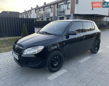 Черный Шкода Фабия, объемом двигателя 1.2 л и пробегом 240 тыс. км за 3899 $, фото 2 на Automoto.ua