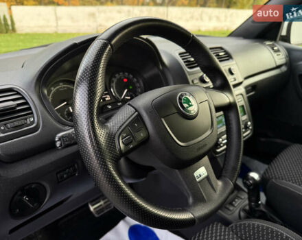 Черный Шкода Фабия, объемом двигателя 1.4 л и пробегом 199 тыс. км за 8299 $, фото 19 на Automoto.ua