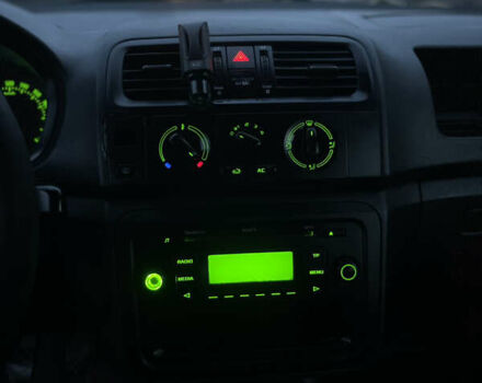 Черный Шкода Фабия, объемом двигателя 1.2 л и пробегом 400 тыс. км за 3800 $, фото 30 на Automoto.ua